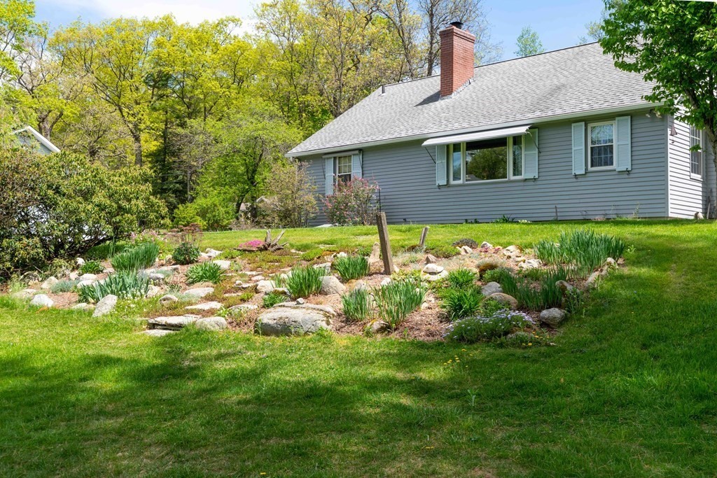387 Florence Road Northampton, MA 01062 - Photo 5 of 34 Gallery Image 5