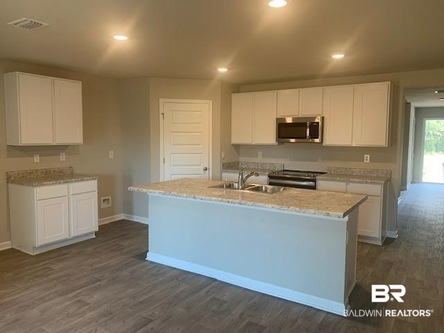 13959 Shea Circle, Unit 49 Foley, AL 36535 - Photo 4 of 9 Kitchen