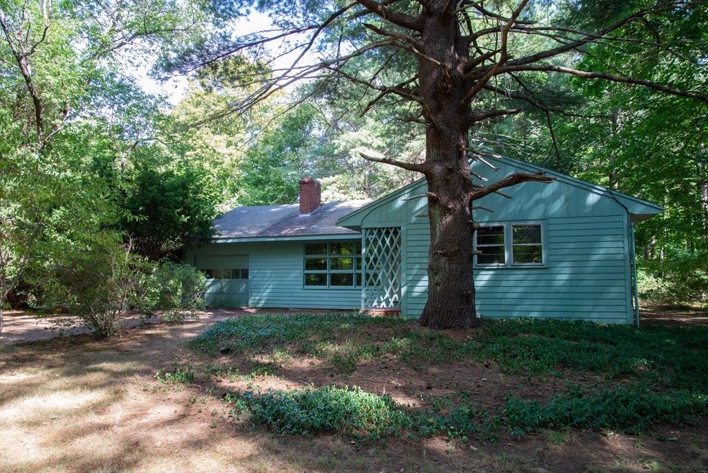 711 Bay Road Hamilton, MA 01982 - Photo 2 of 28