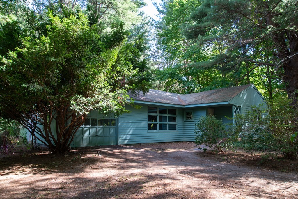 711 Bay Road Hamilton, MA 01982 - Photo 3 of 28