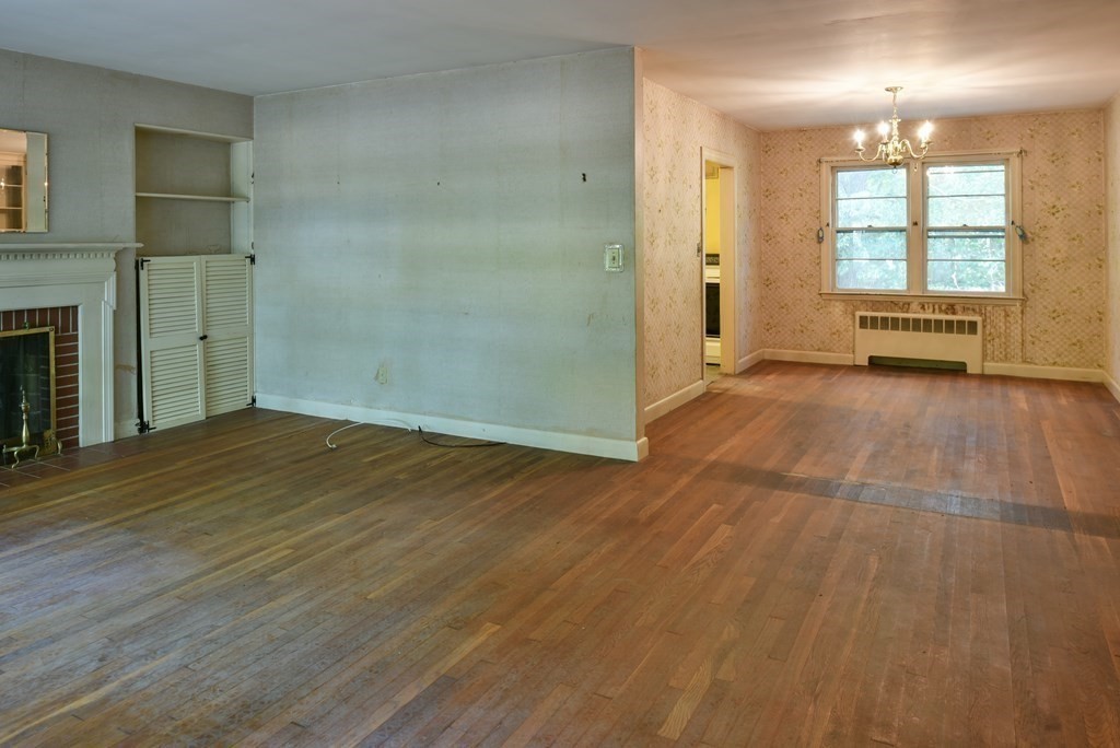 711 Bay Road Hamilton, MA 01982 - Photo 5 of 28