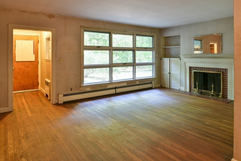 711 Bay Road Hamilton, MA 01982 - Photo 7 of 28