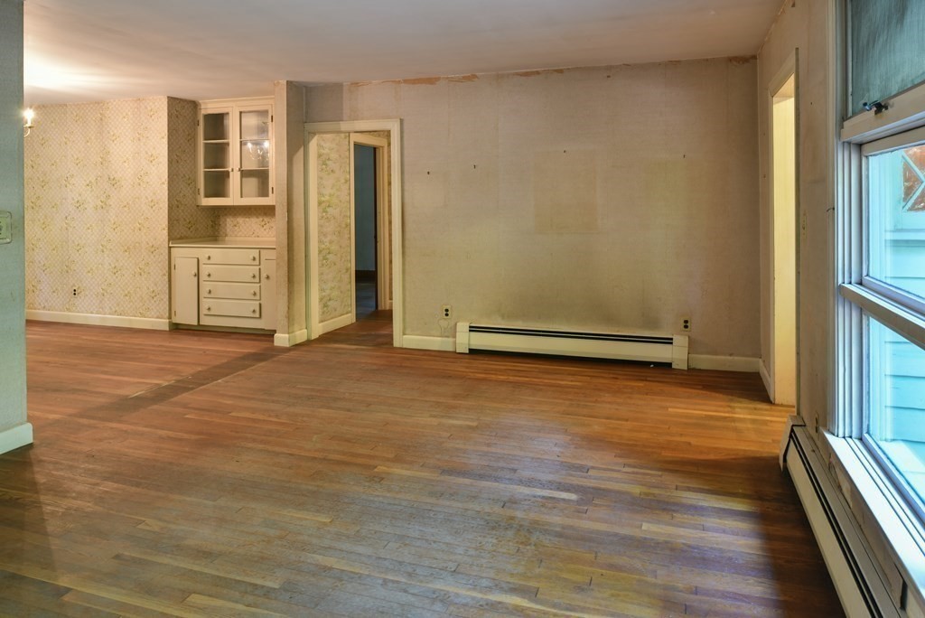 711 Bay Road Hamilton, MA 01982 - Photo 8 of 28