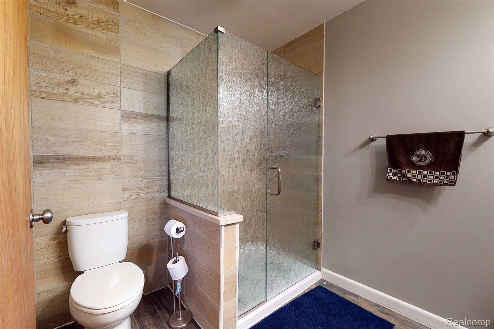 1296 West Parks Road St. Johns, MI 48879 - Photo 12 of 30 1238-W-Parks-Rd-15 Master Bathroom.jpg