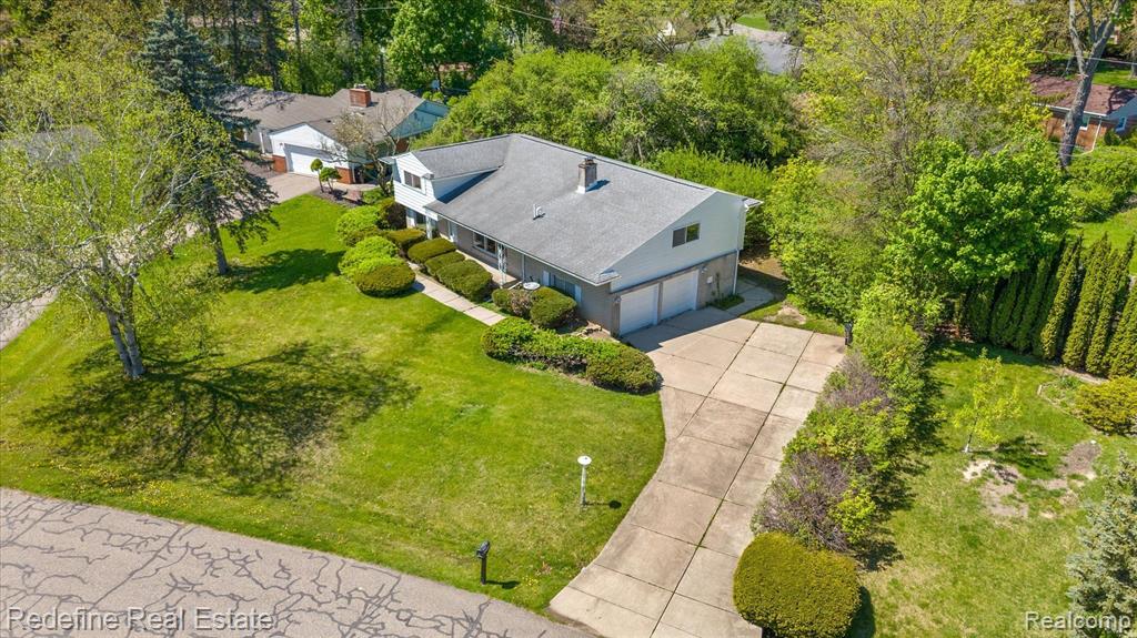 32338 Craftsbury Road Farmington Hills, MI 48334 - Photo 2 of 46