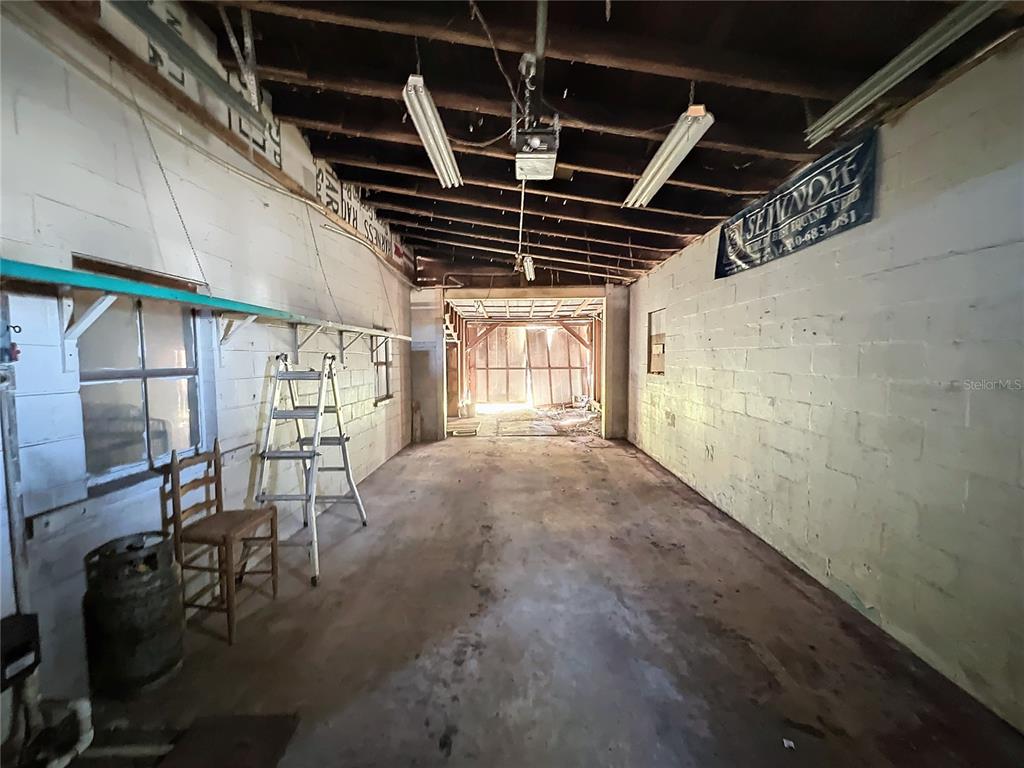 110 Reynolds Road Deleon Springs, FL 32130 - Photo 21 of 27 a view of entryway