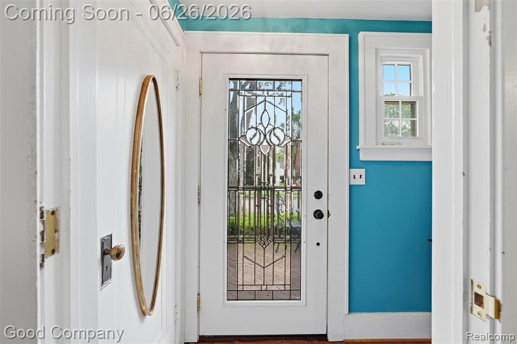948 Cambridge Road Berkley, MI 48072 - Photo 5 of 43