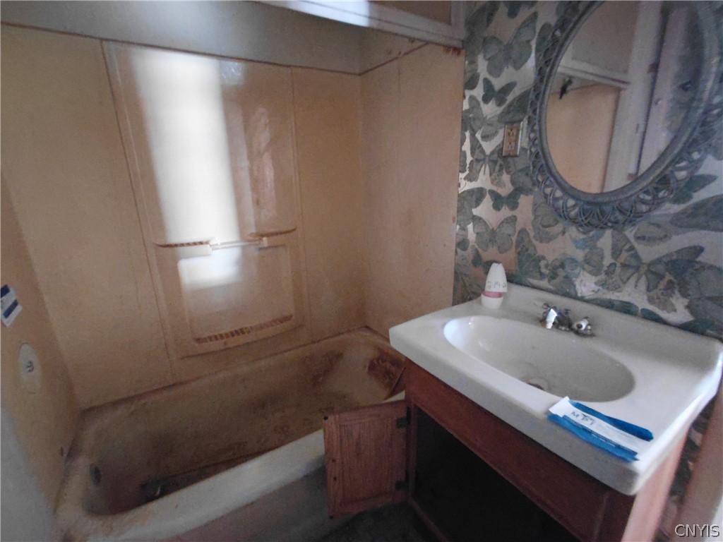 8114 Salt Springs Road Manlius, NY 13104 - Photo 9 of 17