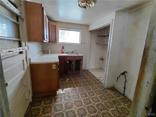 $139,900 | 8114 Salt Springs Road, Manlius, NY 13104