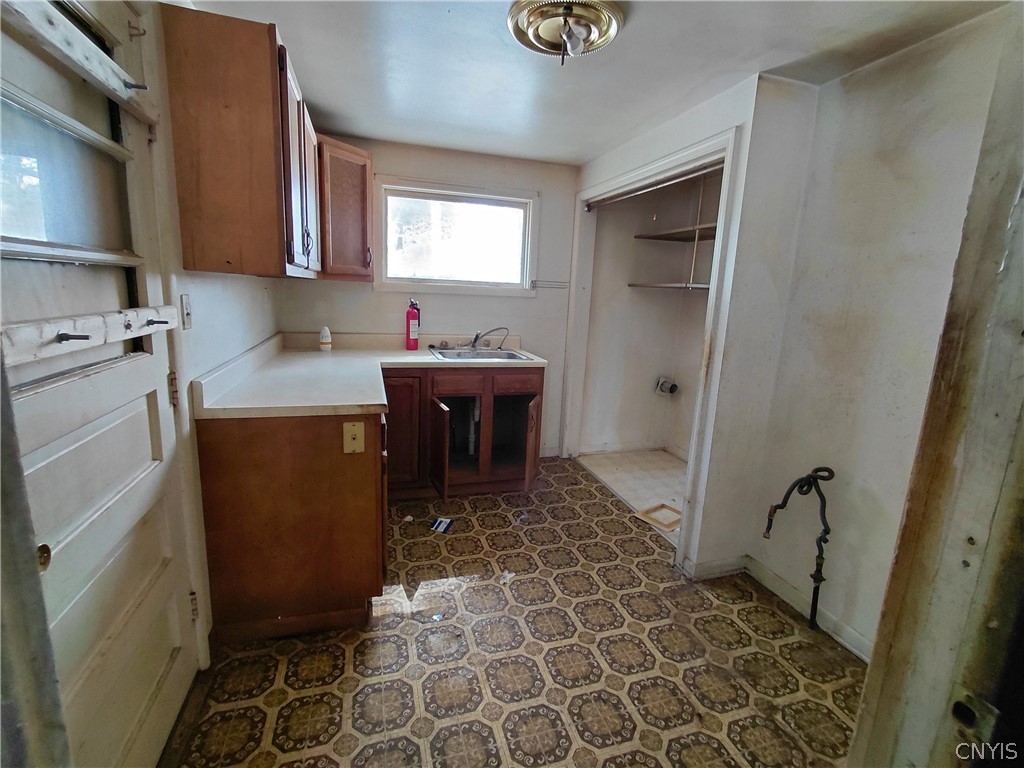 8114 Salt Springs Road Manlius, NY 13104 - Photo 10 of 17