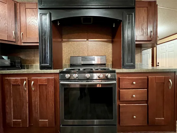 $350,000 | 28905 Richard Kaye Lane, Pinehurst, TX 77362