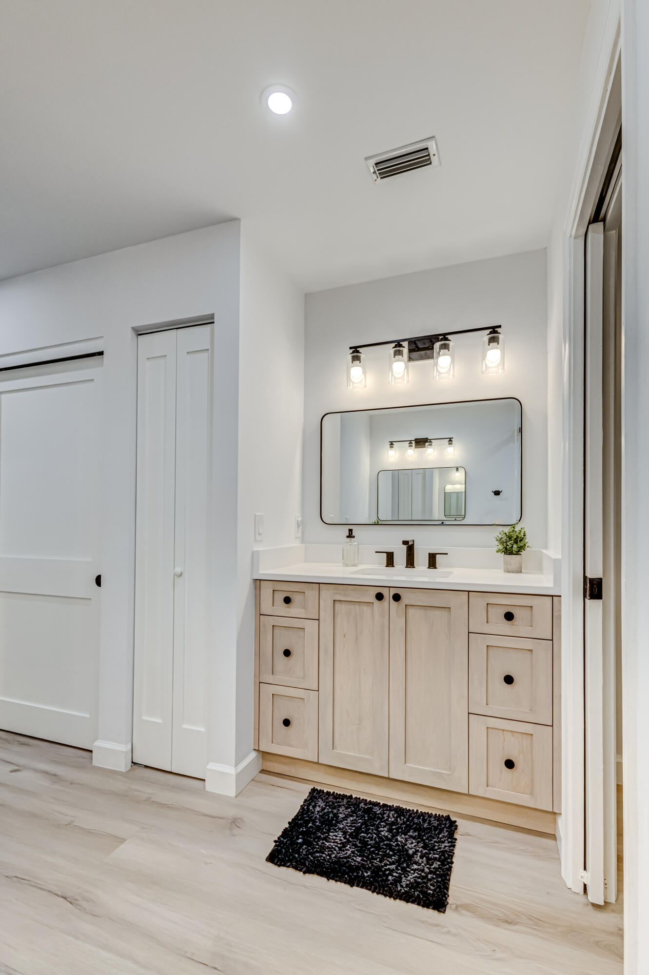 207 Mainsail Circle Jupiter, FL 33477 - Photo 29 of 57 Primary Bathroom