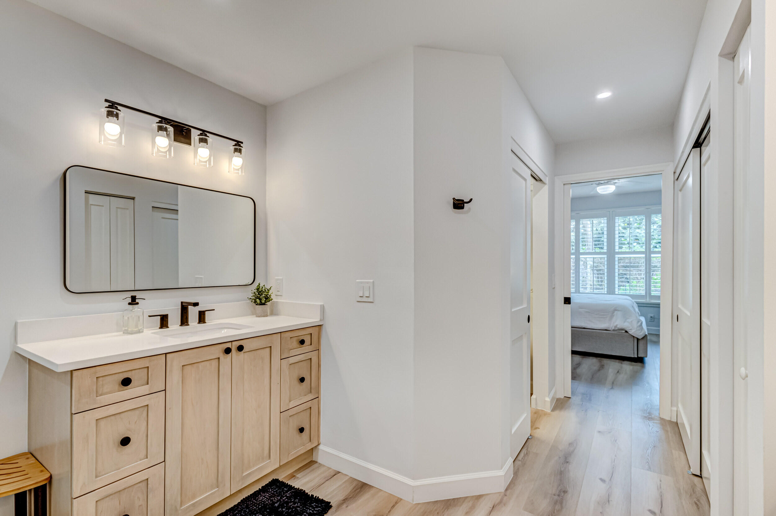 207 Mainsail Circle Jupiter, FL 33477 - Photo 30 of 57 Primary Bathroom