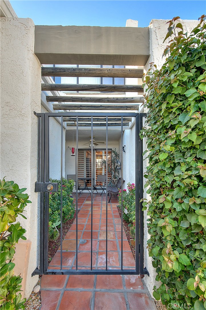 413 Rio Vista Drive Palm Springs, CA 92262 - Photo 3 of 66