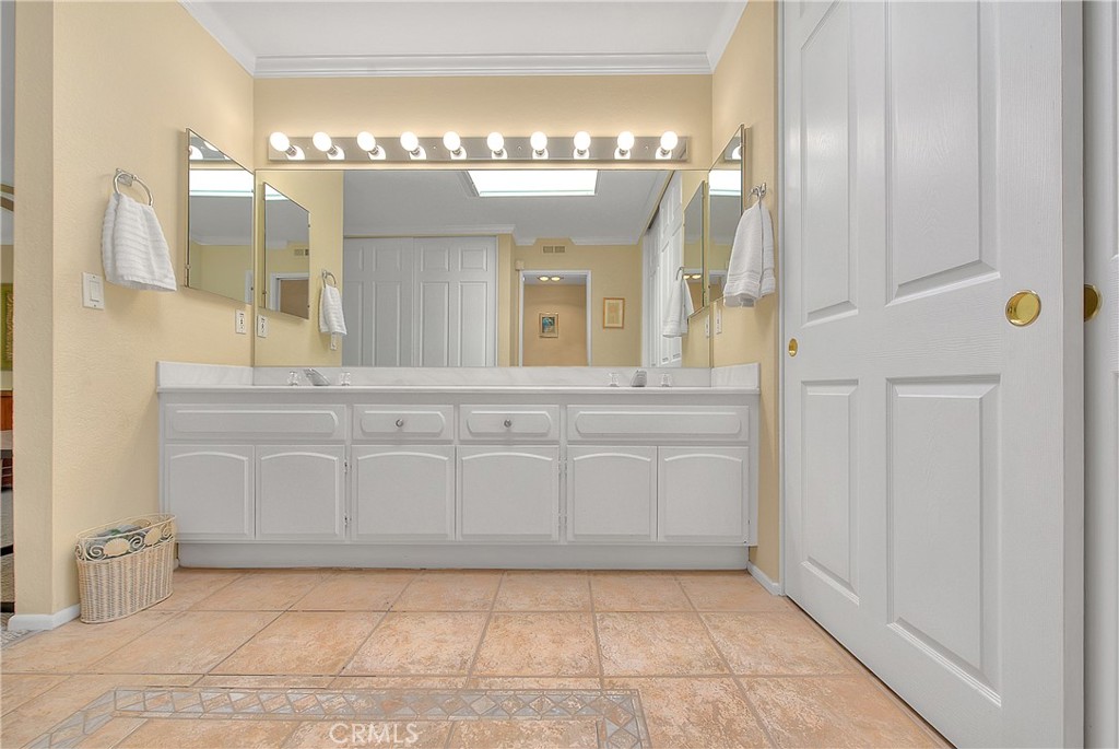 413 Rio Vista Drive Palm Springs, CA 92262 - Photo 34 of 66 Primary Bathroom