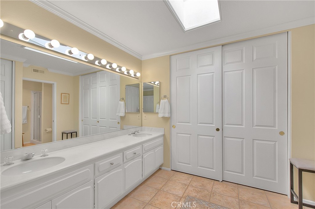 413 Rio Vista Drive Palm Springs, CA 92262 - Photo 35 of 66 Primary Bathroom