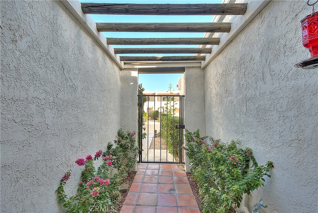413 Rio Vista Drive Palm Springs, CA 92262 - Photo 4 of 66