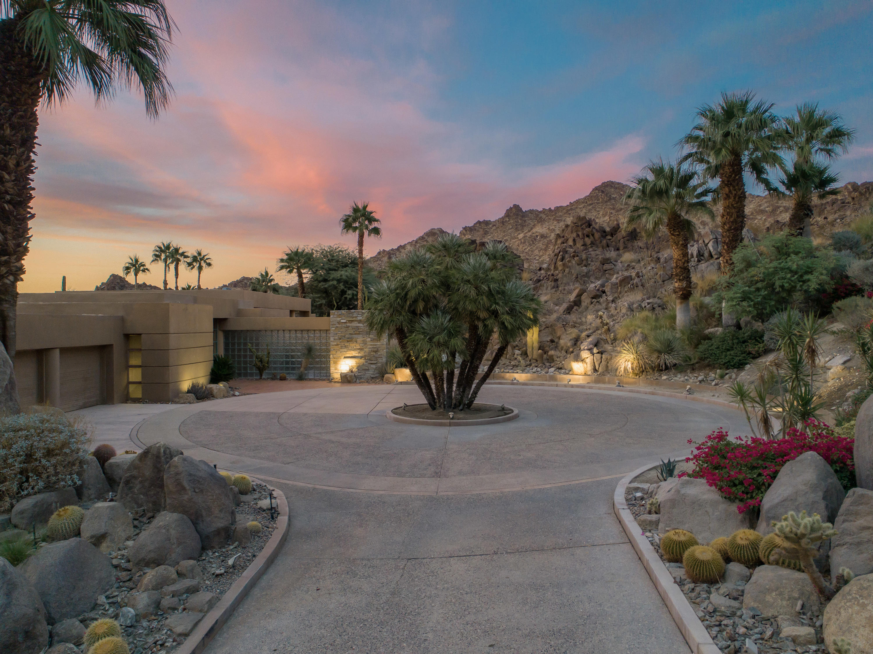 75270 Hidden Cove Indian Wells, CA 92210 - Photo 72 of 73 a view of a street with a house in the background