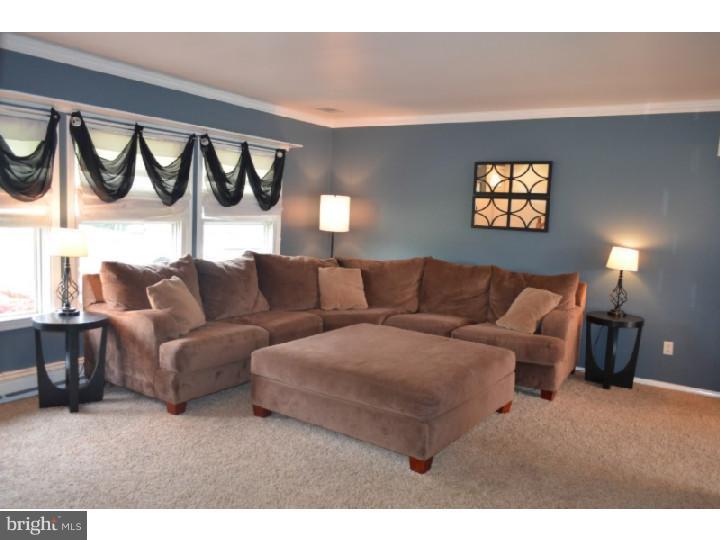 7 Horn Road Levittown, PA 19056 - Photo 2 of 25 Gallery Image 2