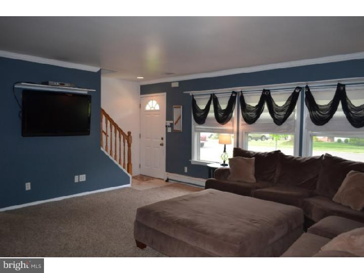 7 Horn Road Levittown, PA 19056 - Photo 3 of 25 Gallery Image 3