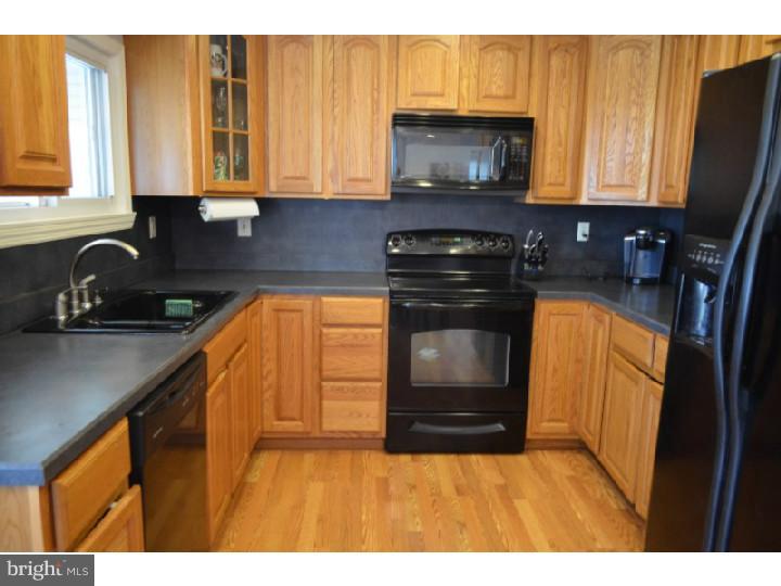 7 Horn Road Levittown, PA 19056 - Photo 8 of 25 Gallery Image 8