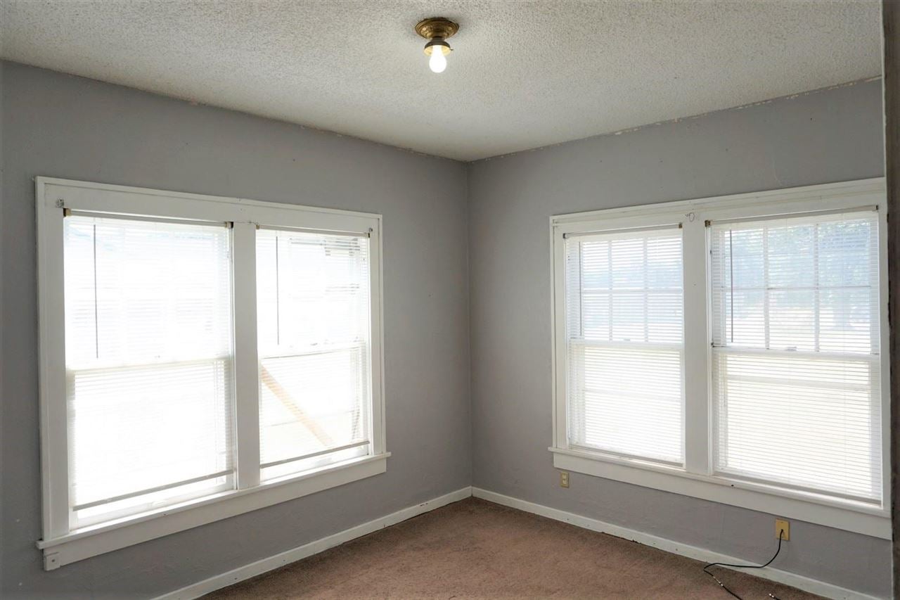 1202 Cedar Street Perry, OK 73077 - Photo 7 of 25 Gallery Image 7