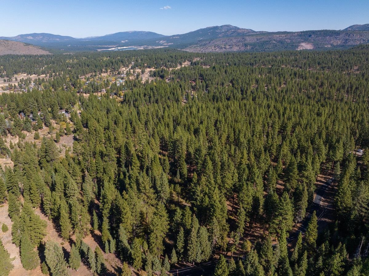 10718 Regency Circle Truckee, CA 96161 - Photo 9 of 11 a view of city and mountain