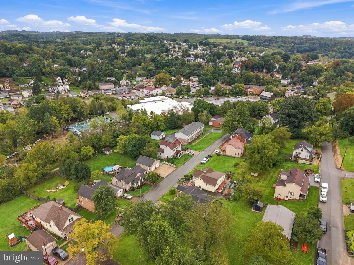 309 Spring Street Oakdale, PA 15071 - Photo 10 of 27 Gallery Image 10