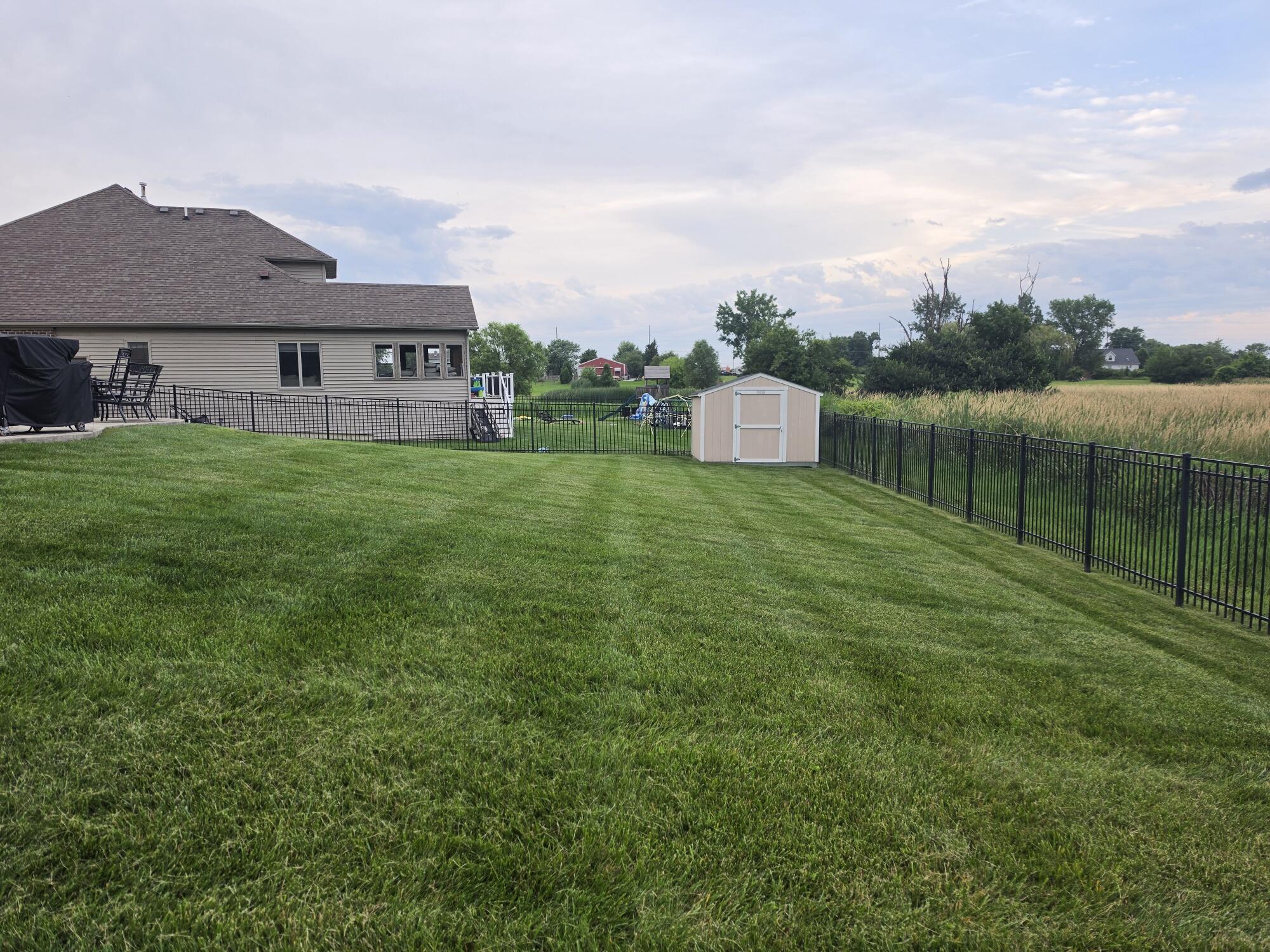 10251 California Street Crown Point, IN 46307 - Photo 32 of 34 2000x1500