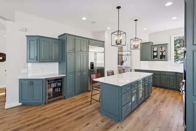 $1,050,000 | 9176 Cold Stream Lane, Eden Prairie, MN 55347