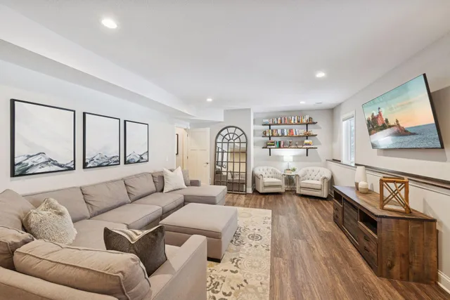 $1,050,000 | 9176 Cold Stream Lane, Eden Prairie, MN 55347