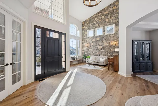 $1,050,000 | 9176 Cold Stream Lane, Eden Prairie, MN 55347