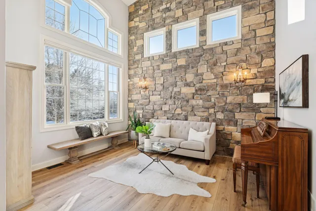 $1,050,000 | 9176 Cold Stream Lane, Eden Prairie, MN 55347