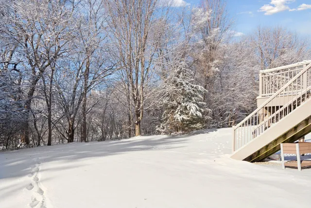 $1,050,000 | 9176 Cold Stream Lane, Eden Prairie, MN 55347