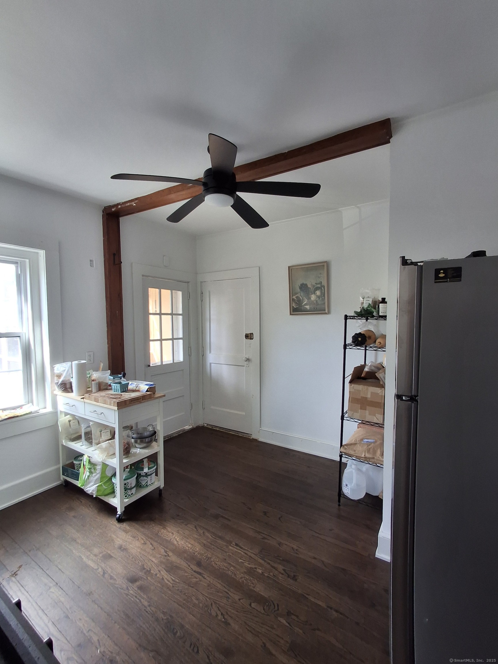 591 Wilmot Avenue, Unit 3 Bridgeport, CT 06607 - Photo 8 of 16 a room with a bed and a window