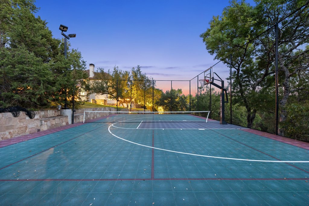 1540 County Road 262 Georgetown, TX 78633 - Photo 27 of 40 The expansive sport court accommodates full-size pickleball, basketball, and baseball