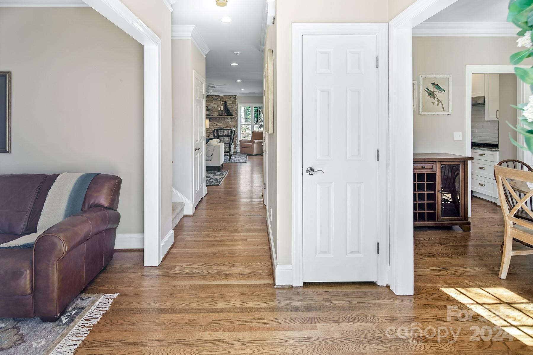 544 Ashby Drive Davidson, NC 28036 - Photo 6 of 40 a view of a livingroom with furniture and front door