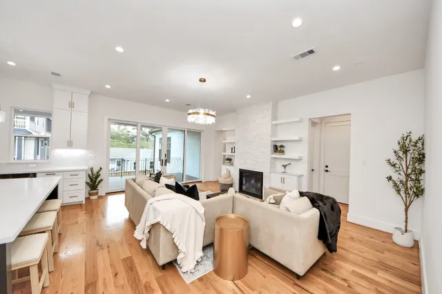 $1,580,000 | 1107 Grovewood Lane, Houston, TX 77008