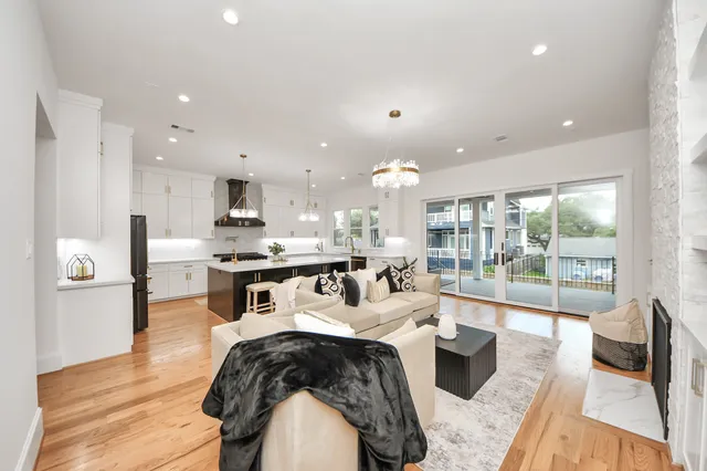 $1,580,000 | 1107 Grovewood Lane, Houston, TX 77008