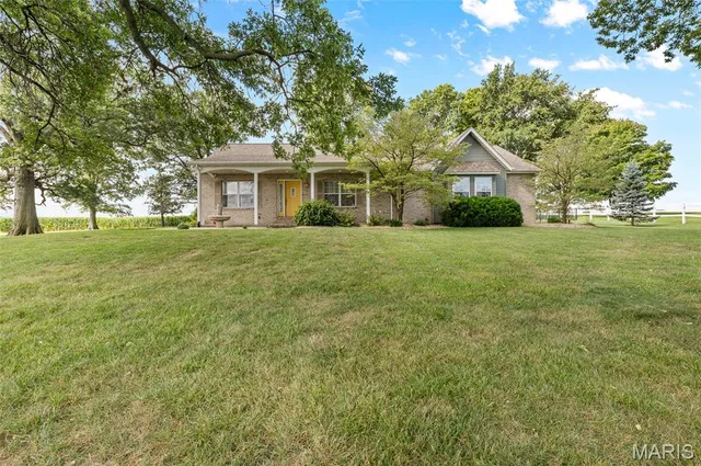$475,000 | 7832 Zenk Road, Troy, IL 62294