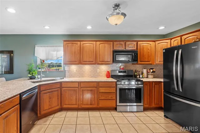 $475,000 | 7832 Zenk Road, Troy, IL 62294