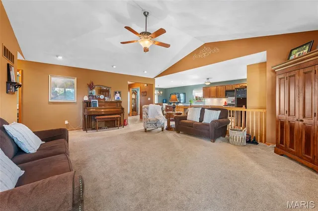 $475,000 | 7832 Zenk Road, Troy, IL 62294