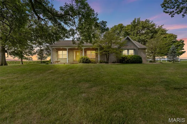 $475,000 | 7832 Zenk Road, Troy, IL 62294
