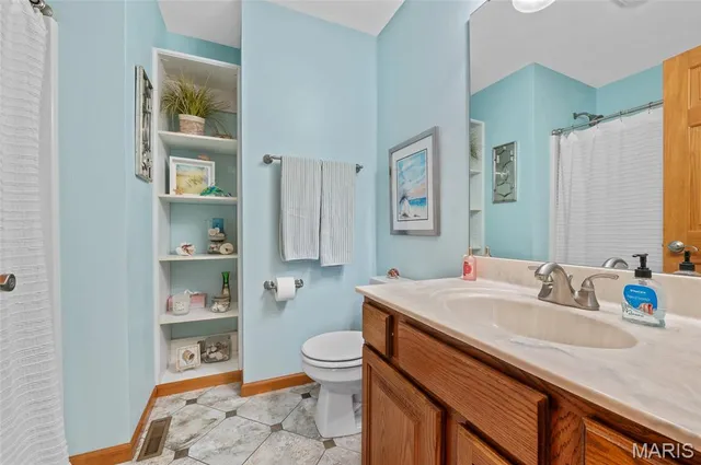 $475,000 | 7832 Zenk Road, Troy, IL 62294