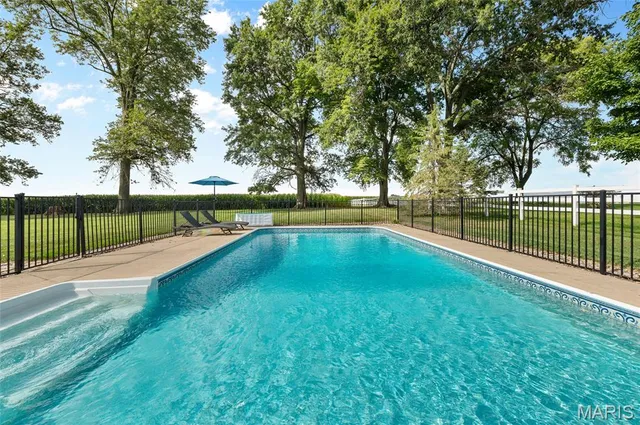 $475,000 | 7832 Zenk Road, Troy, IL 62294