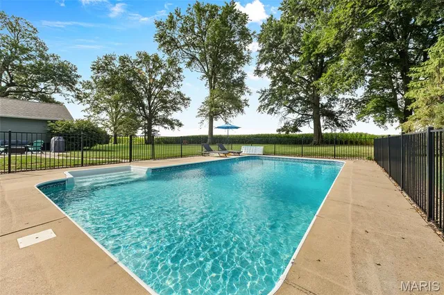 $475,000 | 7832 Zenk Road, Troy, IL 62294