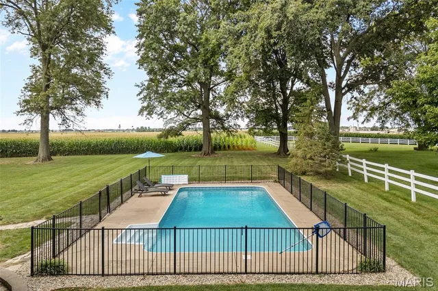 $475,000 | 7832 Zenk Road, Troy, IL 62294