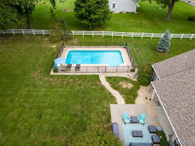 $475,000 | 7832 Zenk Road, Troy, IL 62294