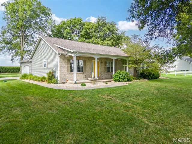 $475,000 | 7832 Zenk Road, Troy, IL 62294