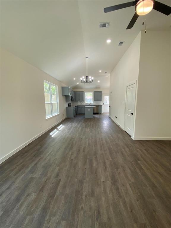 610 East Texas Street Denison, TX 75021 - Photo 3 of 14
